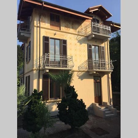 Villa Peachey, Intero Piano Con Giardino 斯特雷萨 外观 照片